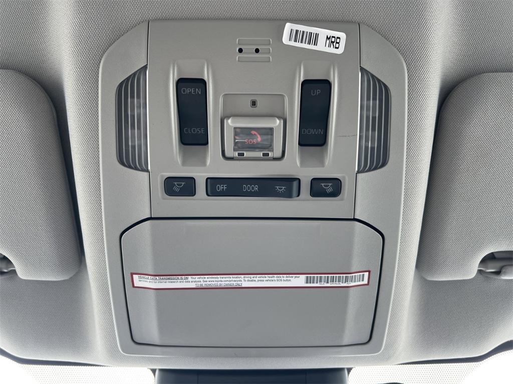 used 2021 Toyota Highlander car, priced at $31,000