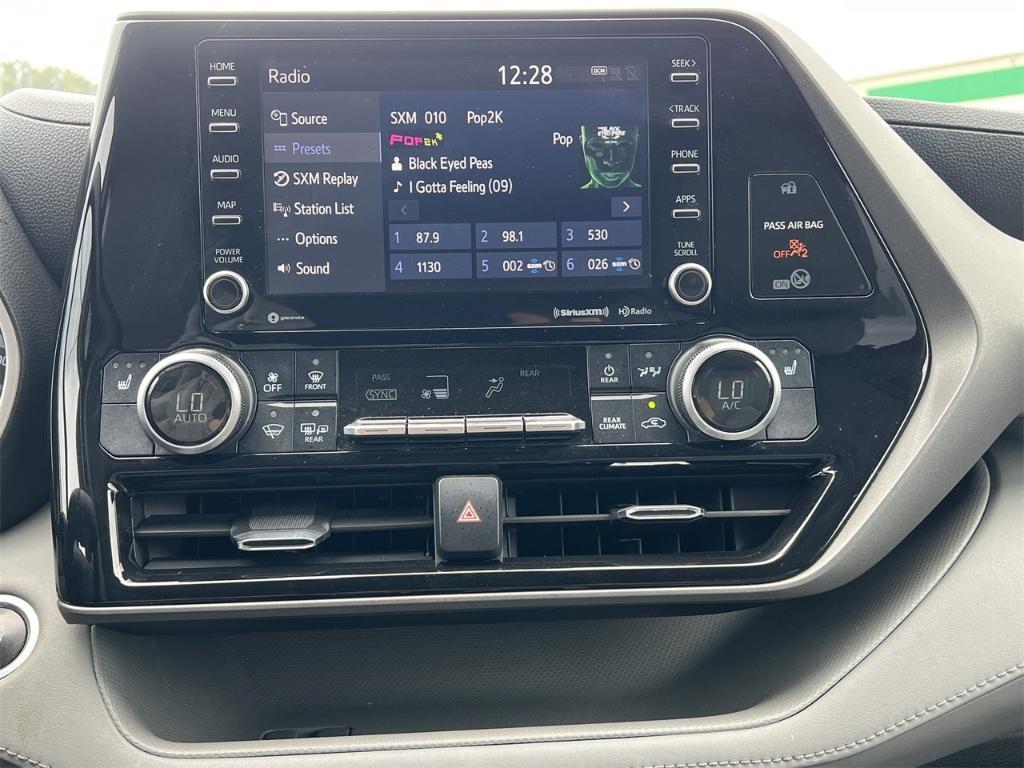 used 2021 Toyota Highlander car, priced at $31,000