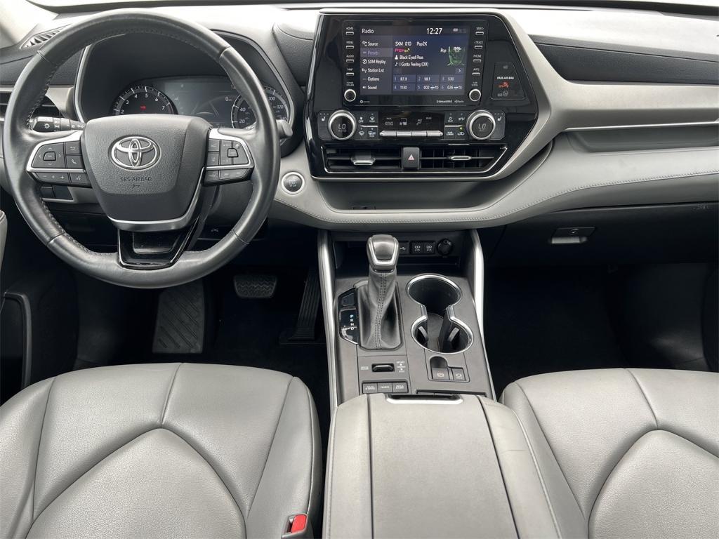 used 2021 Toyota Highlander car, priced at $31,000