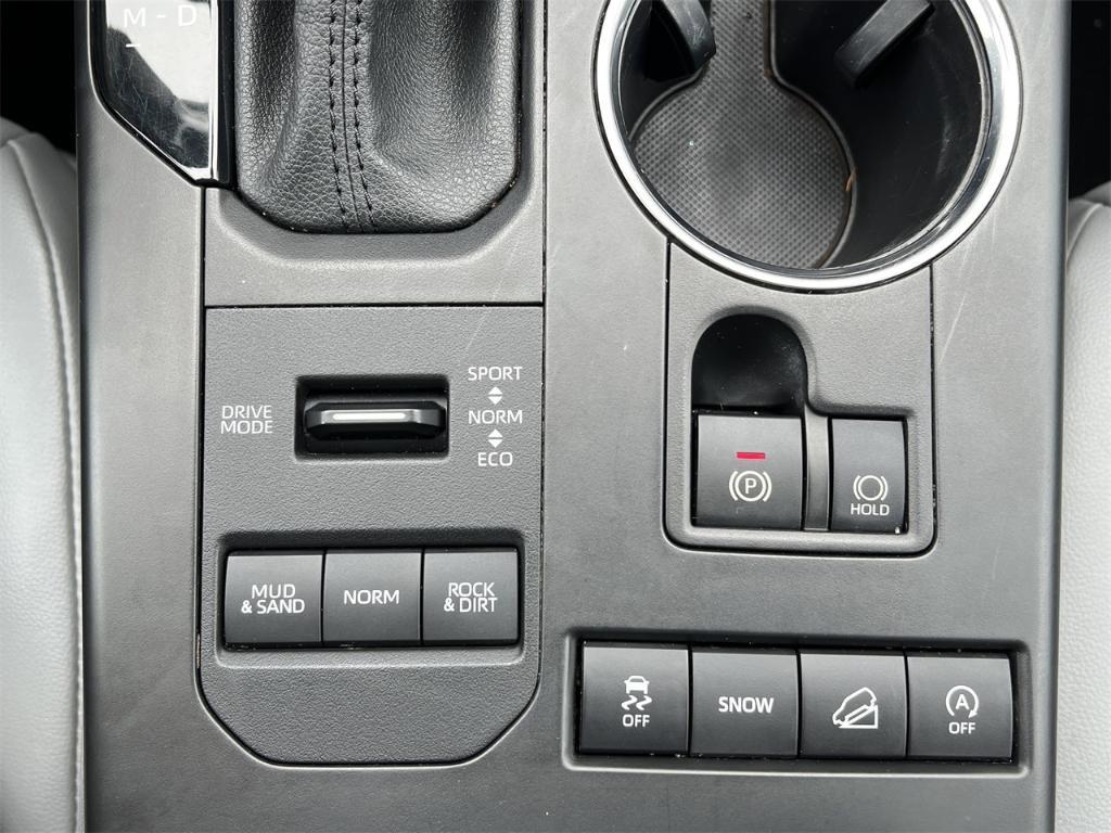 used 2021 Toyota Highlander car, priced at $31,000