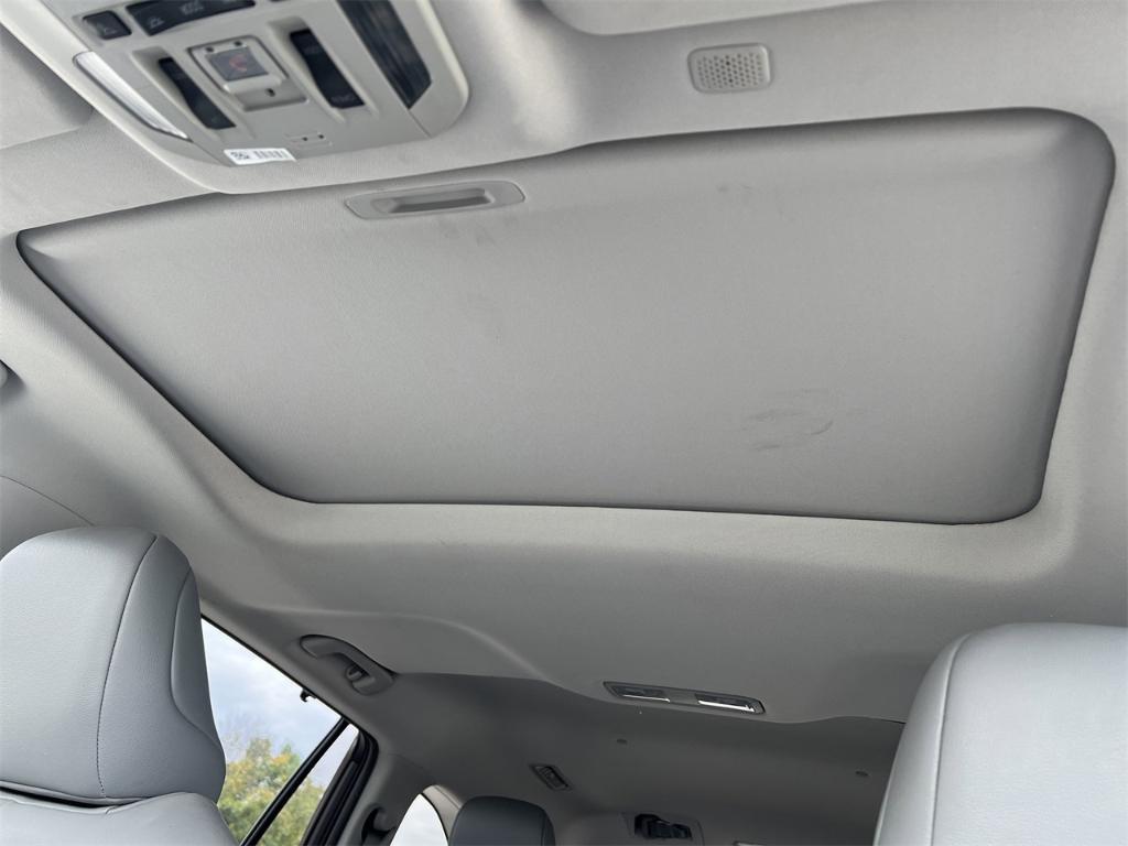 used 2021 Toyota Highlander car, priced at $31,000