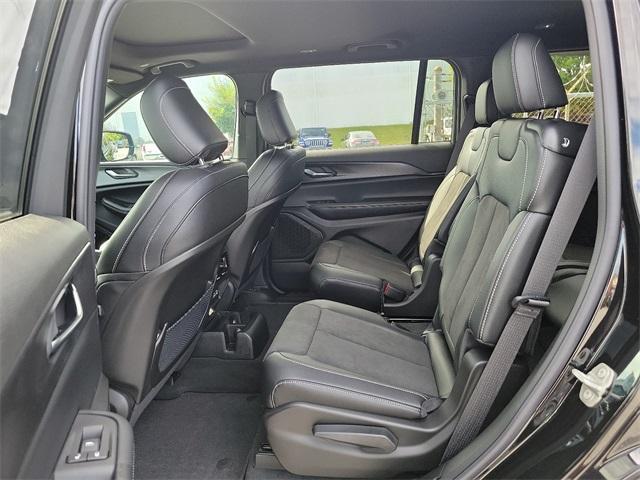 new 2023 Jeep Grand Cherokee L car