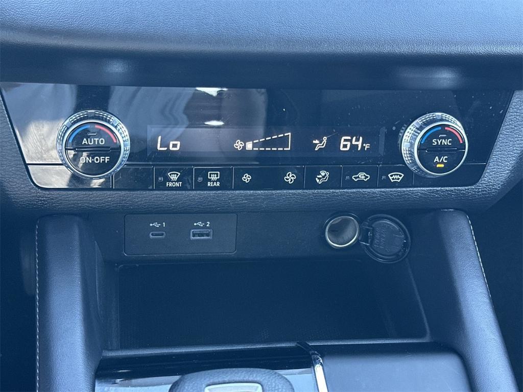 used 2024 Mitsubishi Outlander car, priced at $23,849