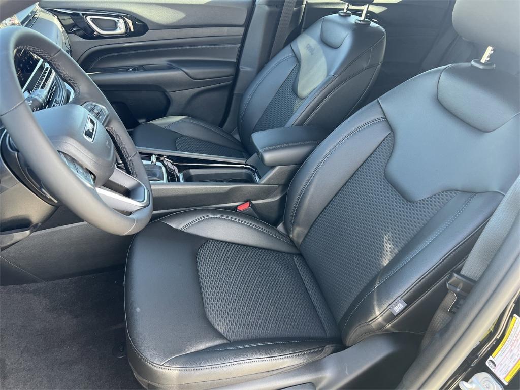 new 2026 Jeep Compass car, priced at $33,185