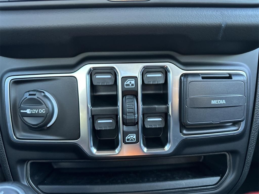 new 2025 Jeep Wrangler car