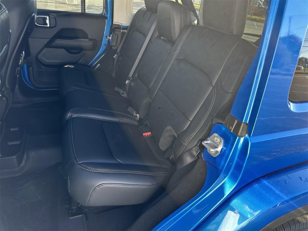 new 2025 Jeep Wrangler car