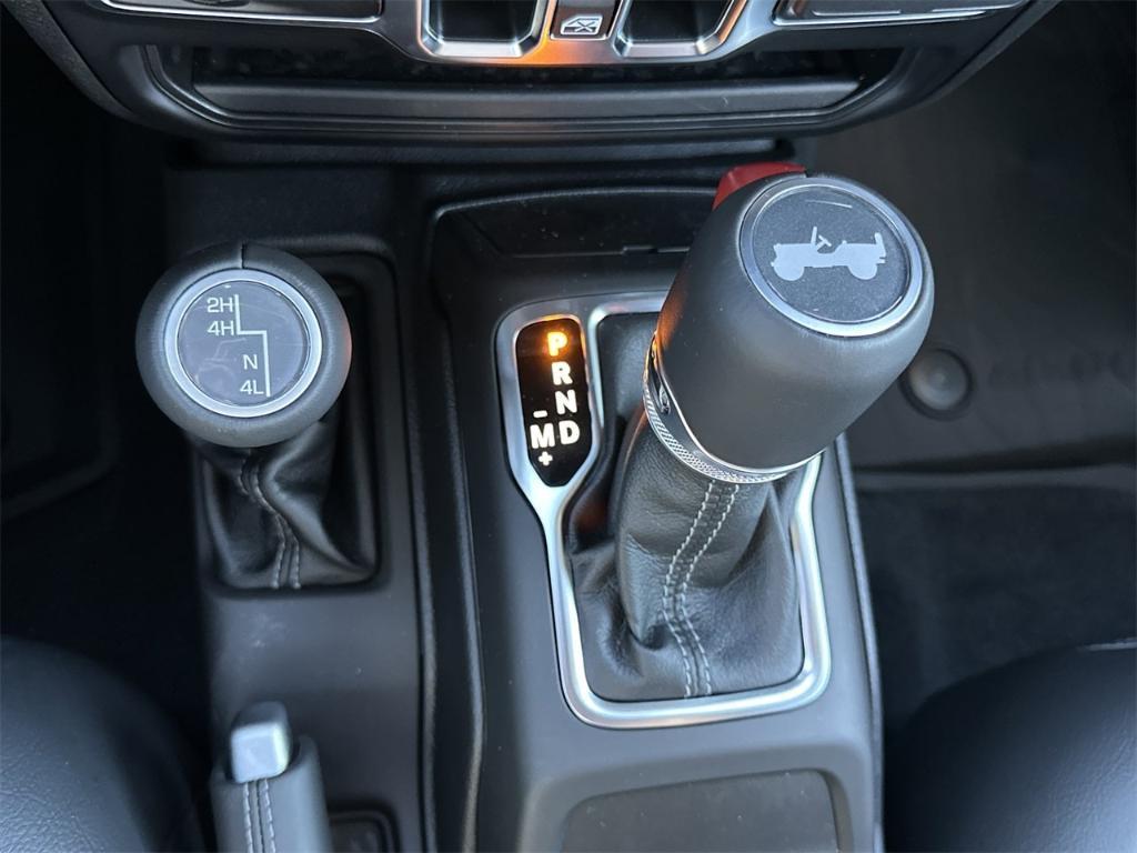 new 2025 Jeep Wrangler car