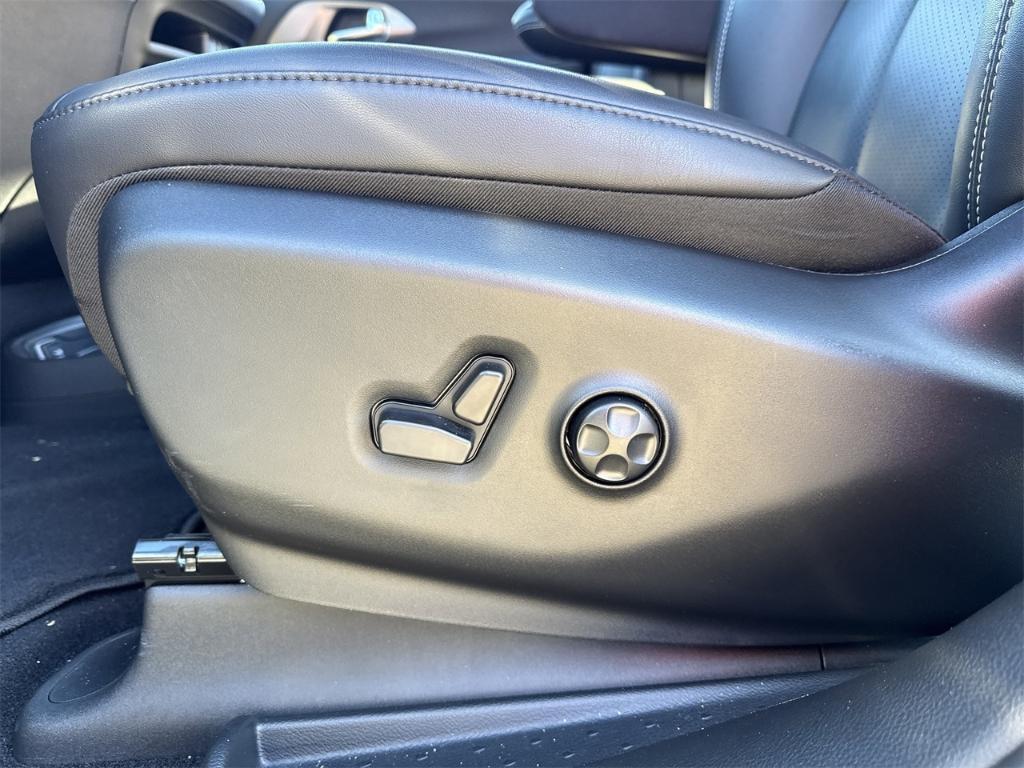 new 2025 Chrysler Pacifica car