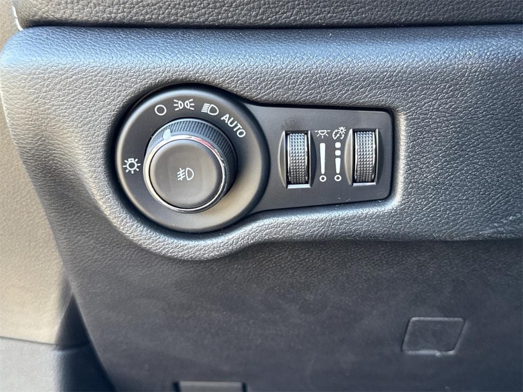 new 2025 Chrysler Pacifica car