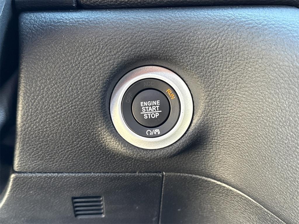 new 2025 Chrysler Pacifica car