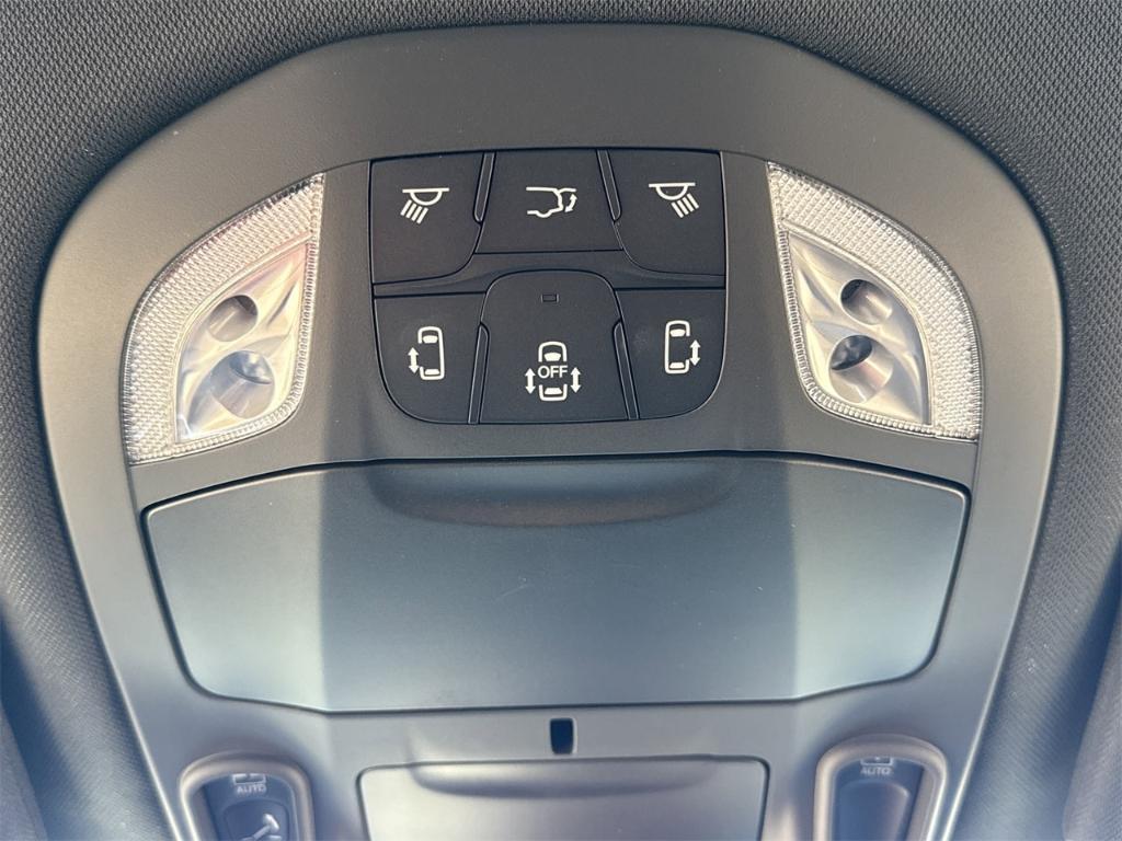 new 2025 Chrysler Pacifica car