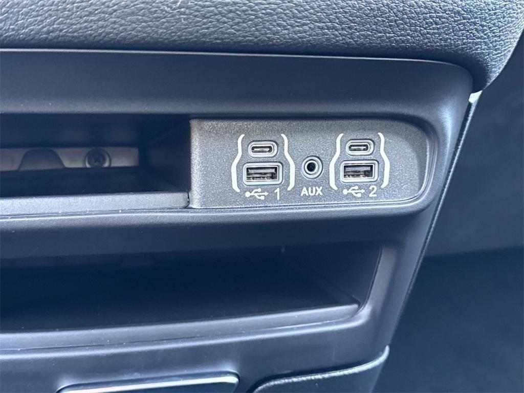 new 2025 Chrysler Pacifica car