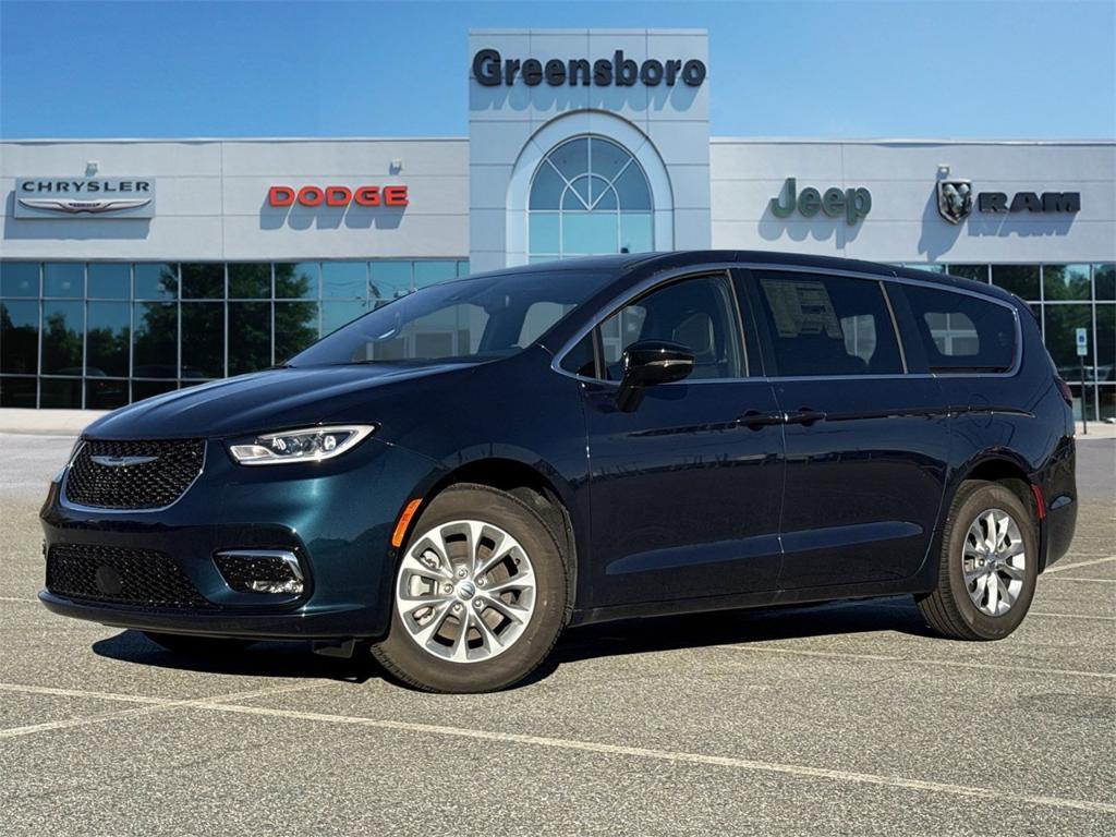 new 2025 Chrysler Pacifica car