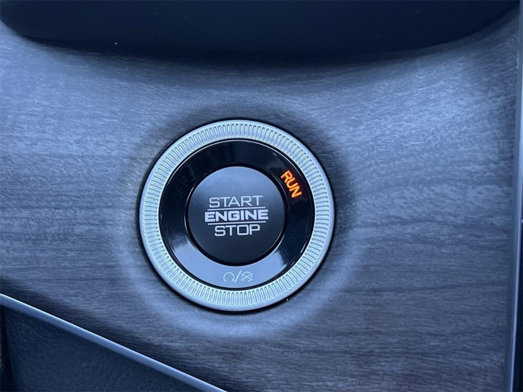 new 2025 Jeep Grand Cherokee car, priced at $55,660