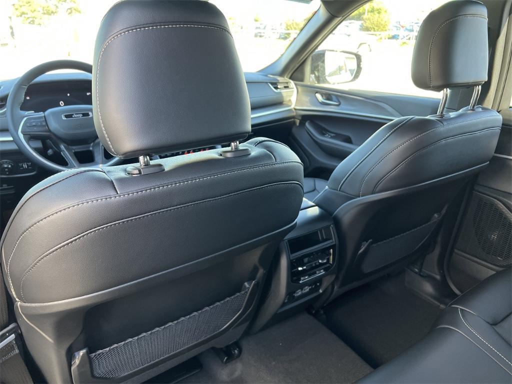 new 2025 Jeep Grand Cherokee car, priced at $55,660