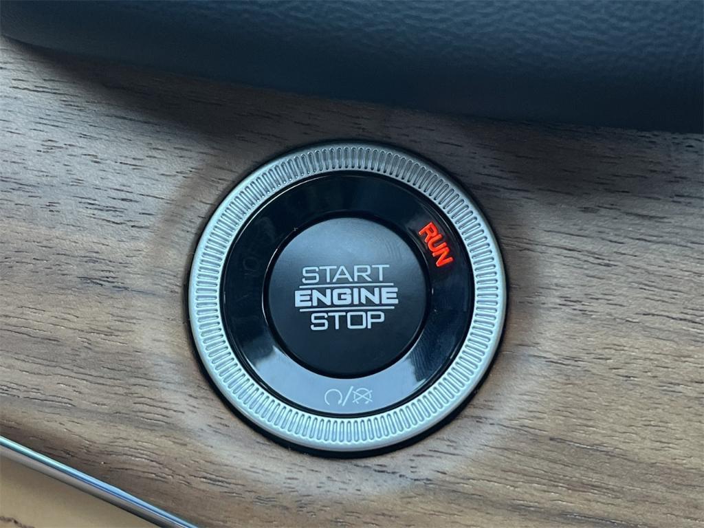 new 2025 Jeep Grand Cherokee car, priced at $70,830