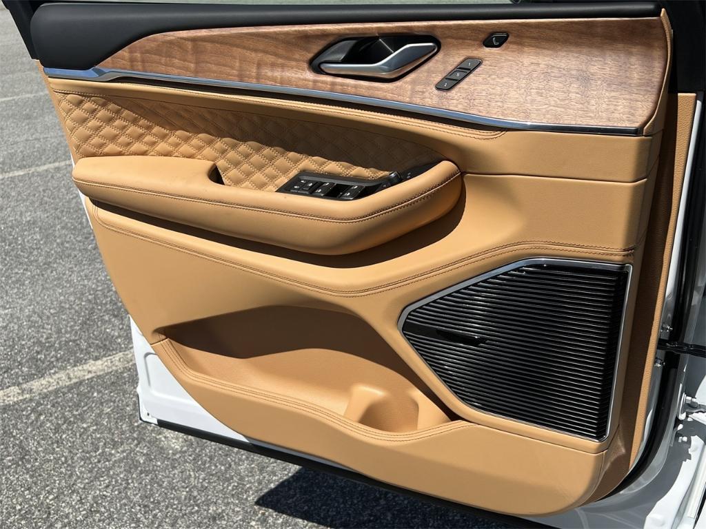 new 2025 Jeep Grand Cherokee car, priced at $70,830