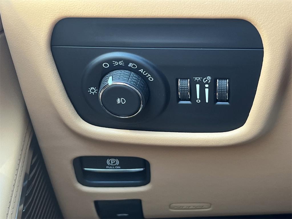 new 2025 Jeep Grand Cherokee car, priced at $70,830