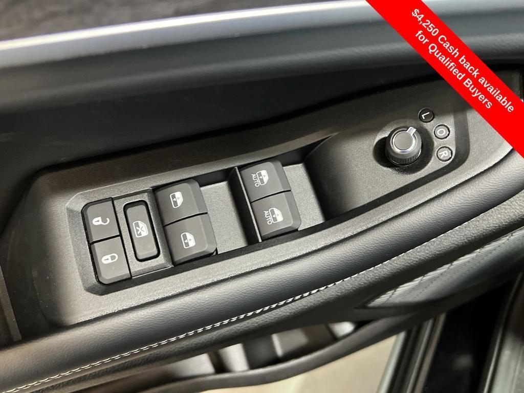 new 2025 Jeep Grand Cherokee car, priced at $49,421