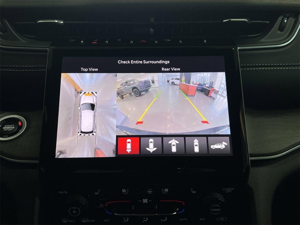 new 2025 Jeep Grand Cherokee car, priced at $55,660