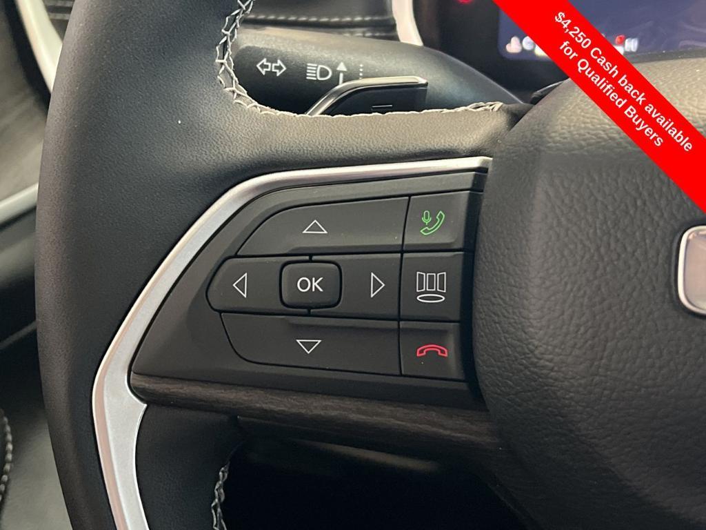 new 2025 Jeep Grand Cherokee car, priced at $49,421