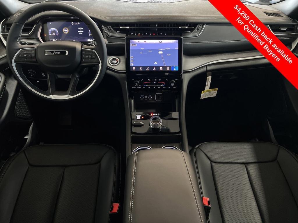 new 2025 Jeep Grand Cherokee car, priced at $49,421