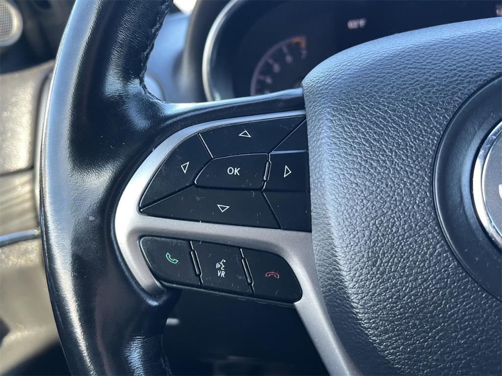 used 2020 Jeep Grand Cherokee car, priced at $18,140