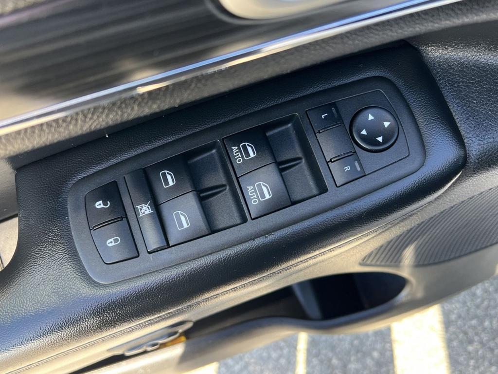 used 2020 Jeep Grand Cherokee car, priced at $15,500