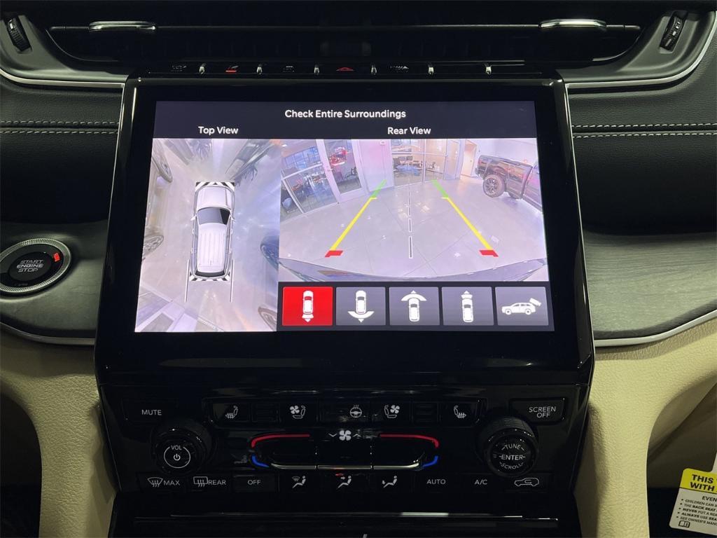 new 2025 Jeep Grand Cherokee car, priced at $55,660