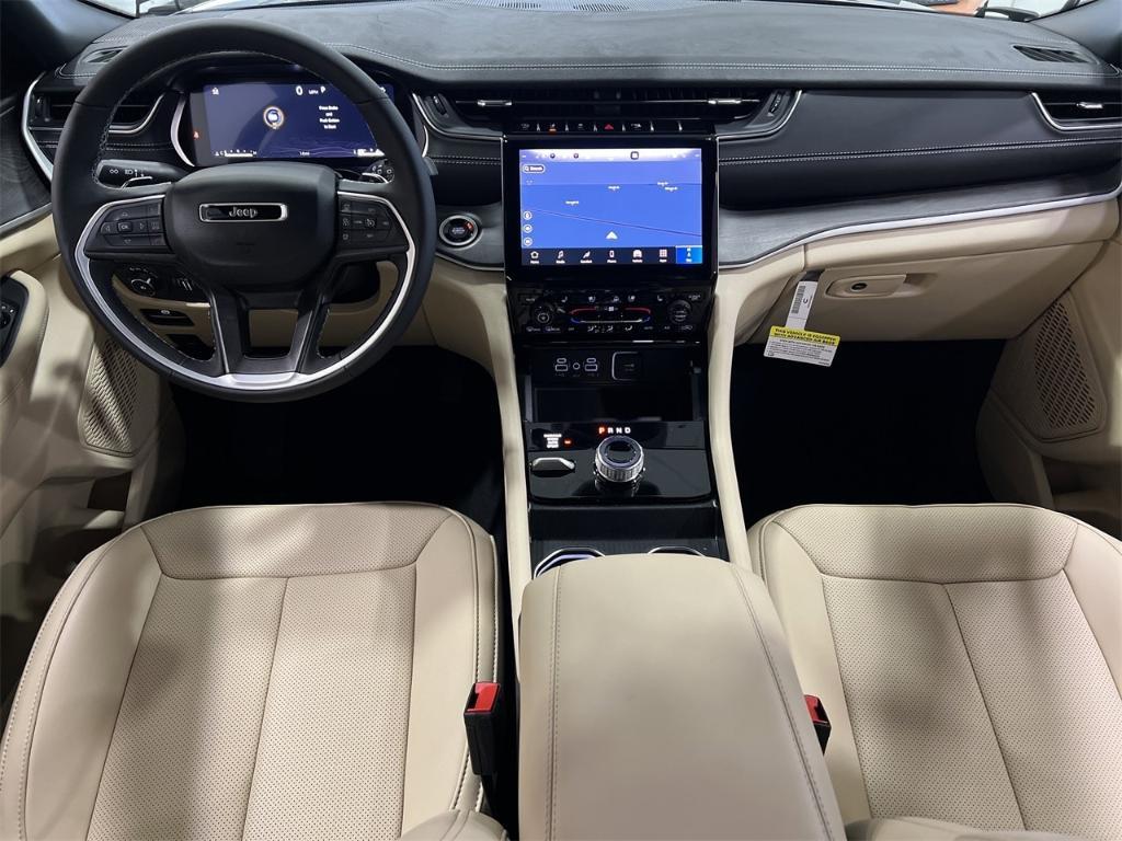 new 2025 Jeep Grand Cherokee car, priced at $55,660