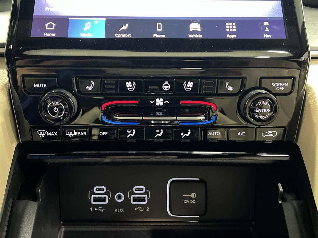 new 2025 Jeep Grand Cherokee car, priced at $55,660