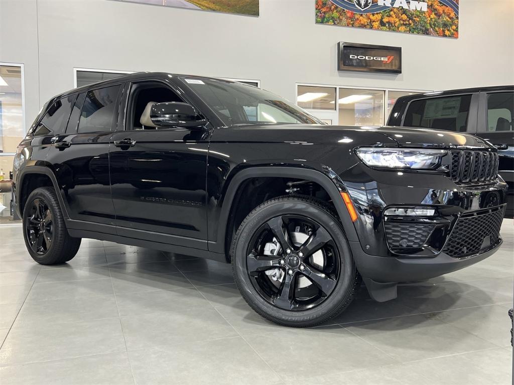 new 2025 Jeep Grand Cherokee car, priced at $55,660