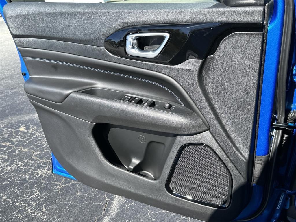 new 2026 Jeep Compass car, priced at $33,185