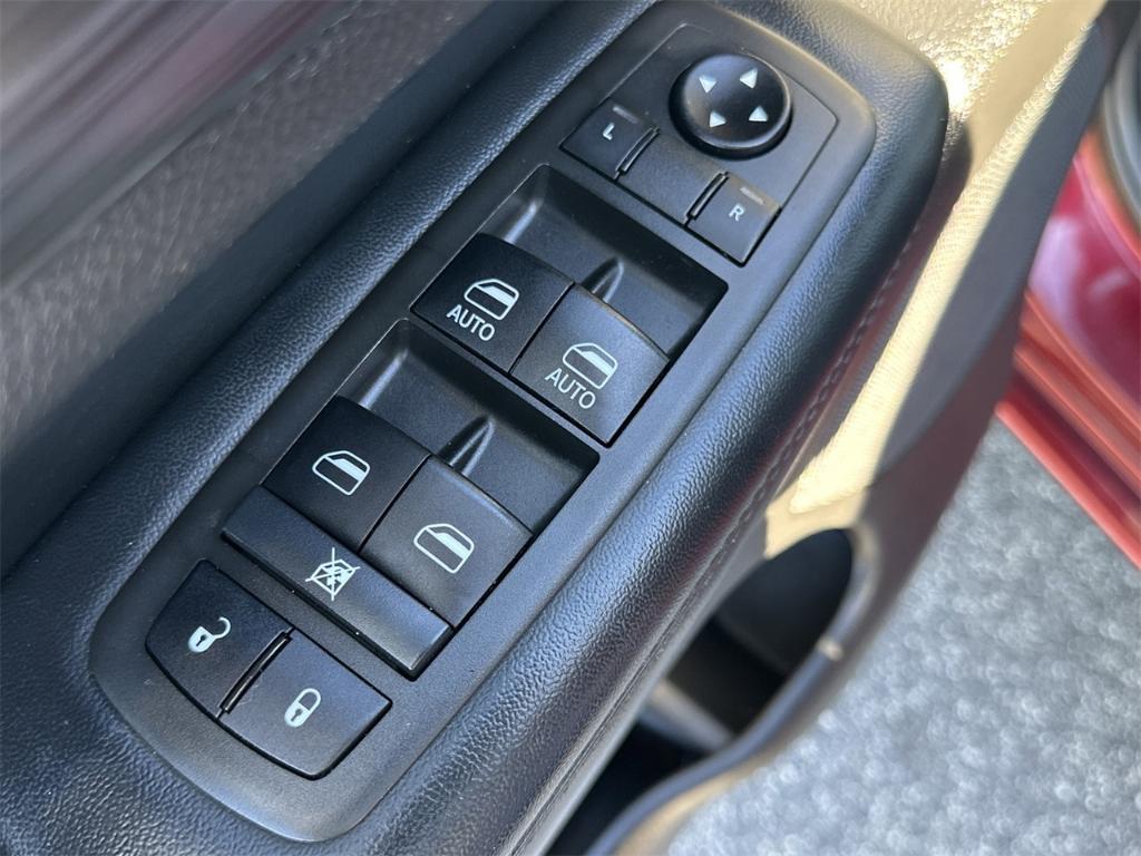 used 2021 Jeep Grand Cherokee car, priced at $18,500