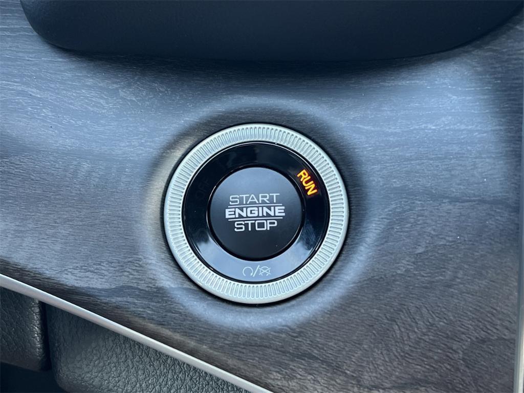 new 2025 Jeep Grand Cherokee car, priced at $55,660