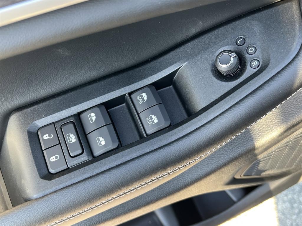 new 2025 Jeep Grand Cherokee car, priced at $55,660