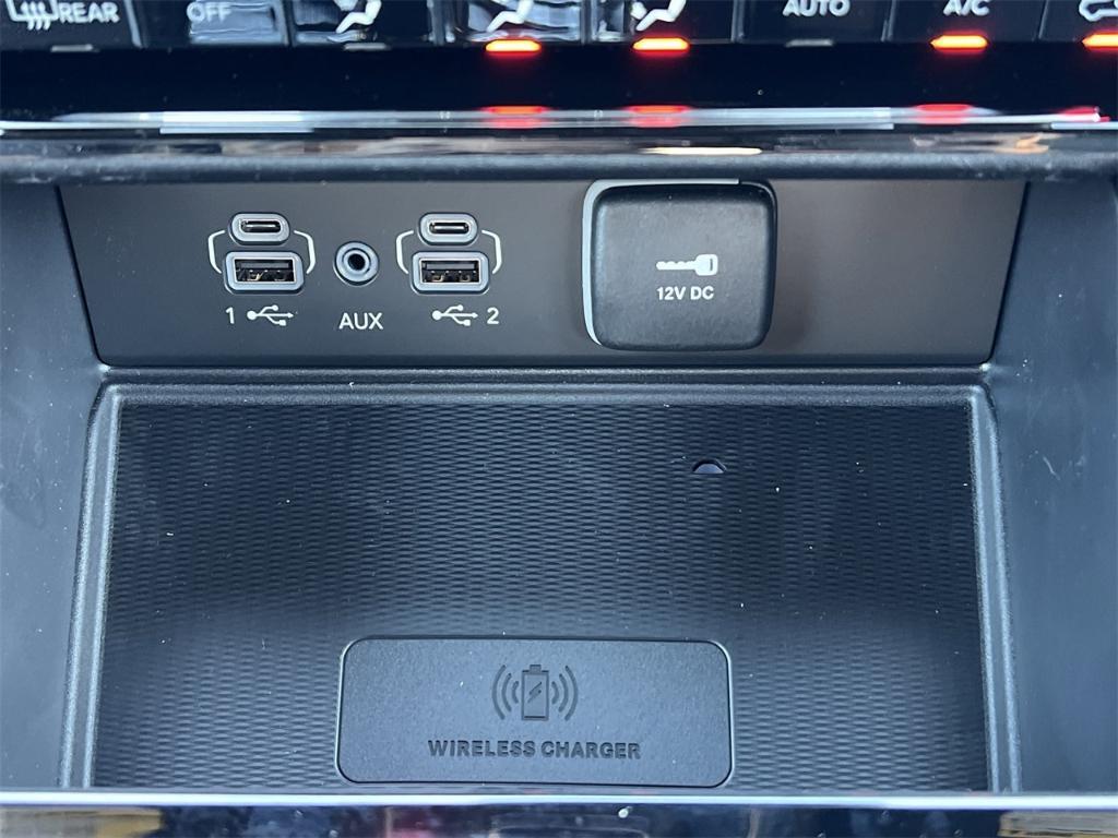 new 2025 Jeep Grand Cherokee car, priced at $55,660