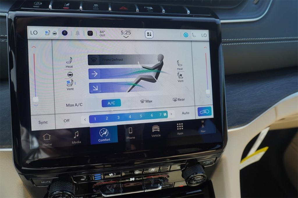 new 2025 Jeep Grand Cherokee car, priced at $55,660