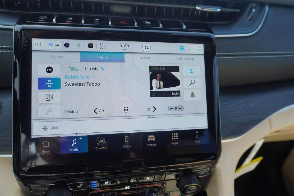 new 2025 Jeep Grand Cherokee car, priced at $55,660