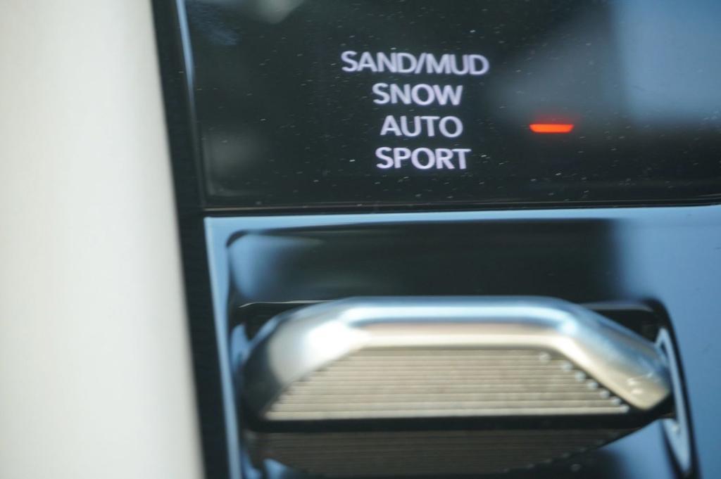 new 2025 Jeep Grand Cherokee car, priced at $45,102