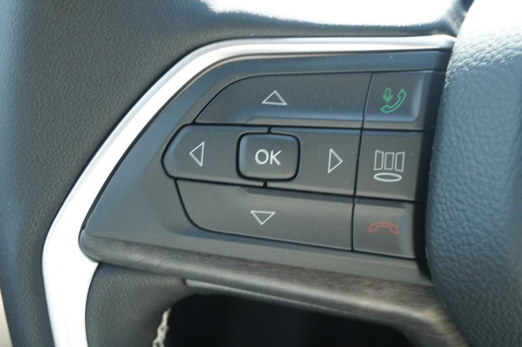 new 2025 Jeep Grand Cherokee car, priced at $45,102