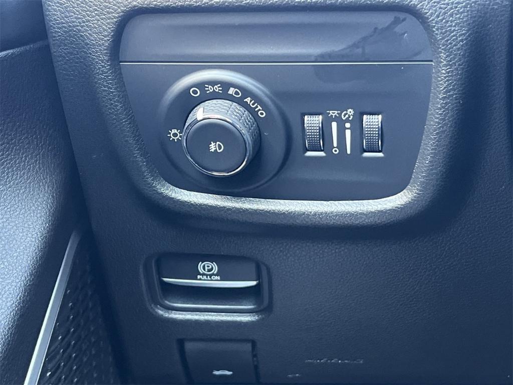 used 2022 Jeep Grand Cherokee L car, priced at $25,000