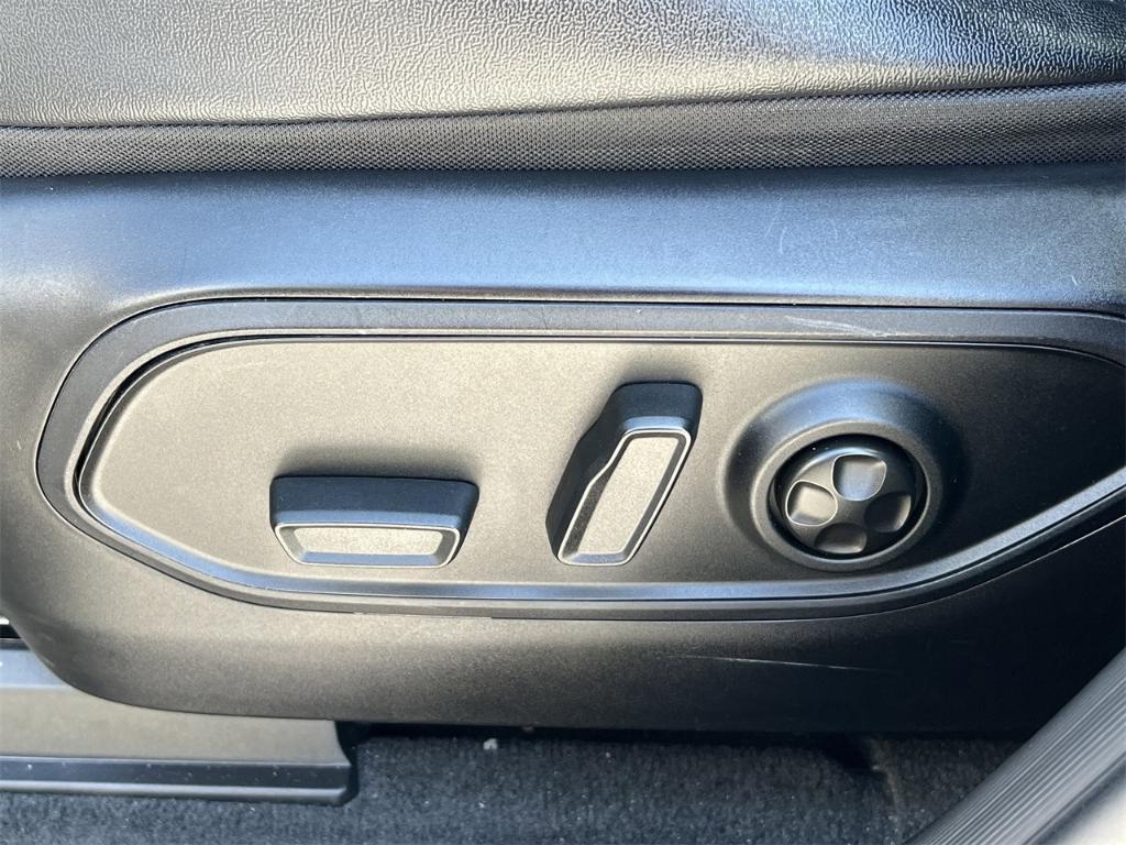 used 2022 Jeep Grand Cherokee L car, priced at $25,000