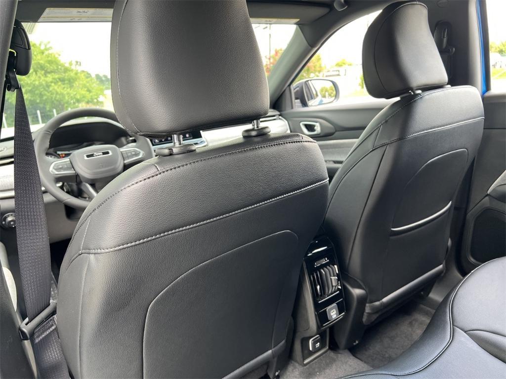 new 2025 Jeep Compass car, priced at $30,760