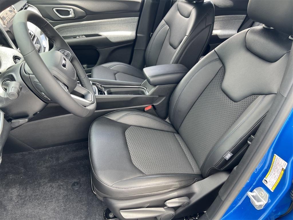 new 2025 Jeep Compass car, priced at $30,760