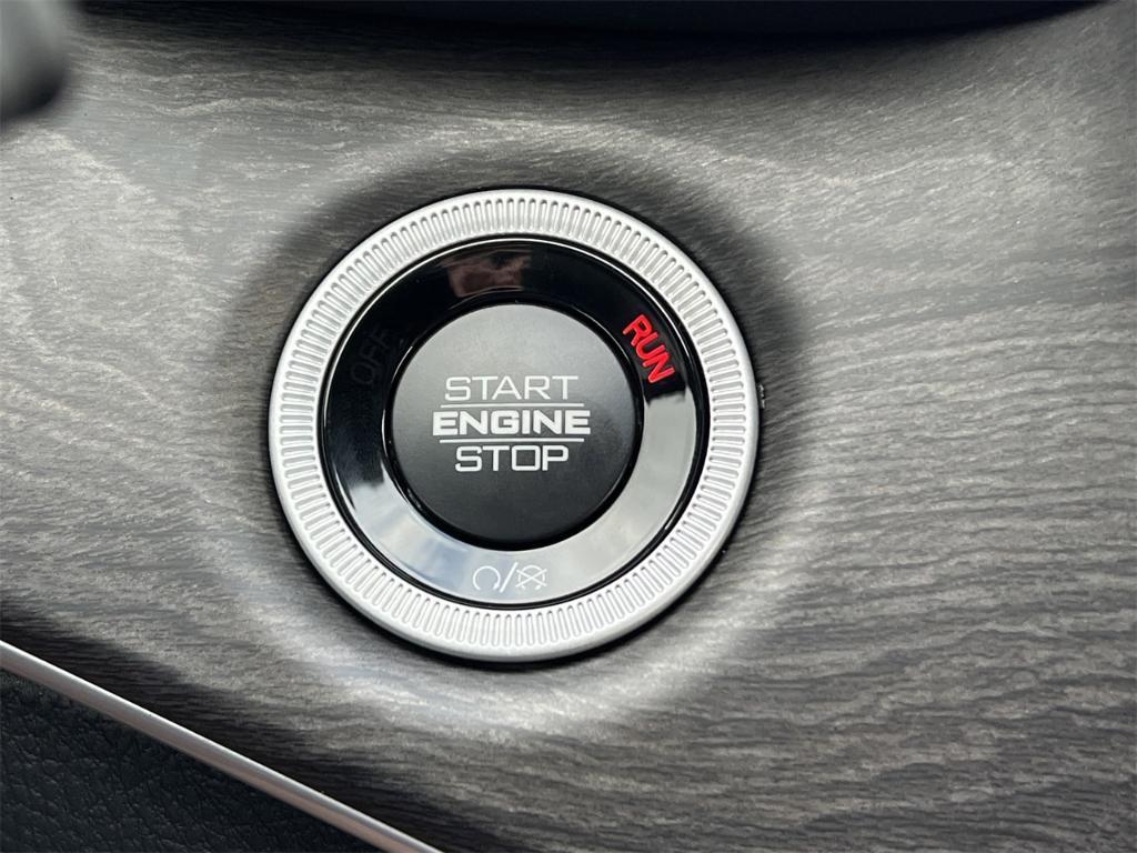 new 2025 Jeep Grand Cherokee car, priced at $55,660