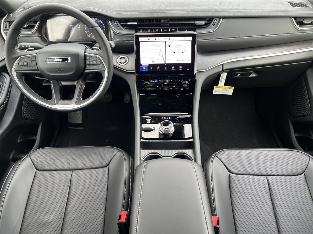 new 2025 Jeep Grand Cherokee car, priced at $55,660