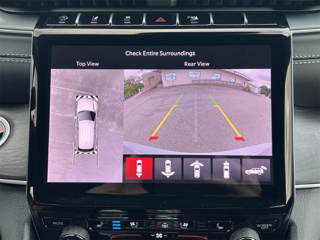 new 2025 Jeep Grand Cherokee car, priced at $55,660