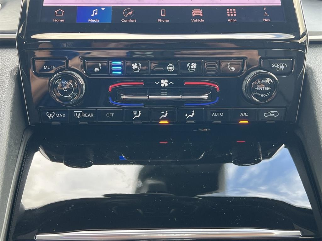 new 2025 Jeep Grand Cherokee car, priced at $55,660