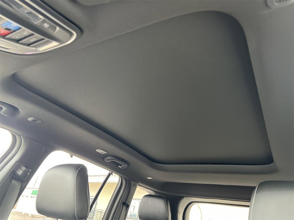 new 2025 Jeep Grand Cherokee car, priced at $55,660